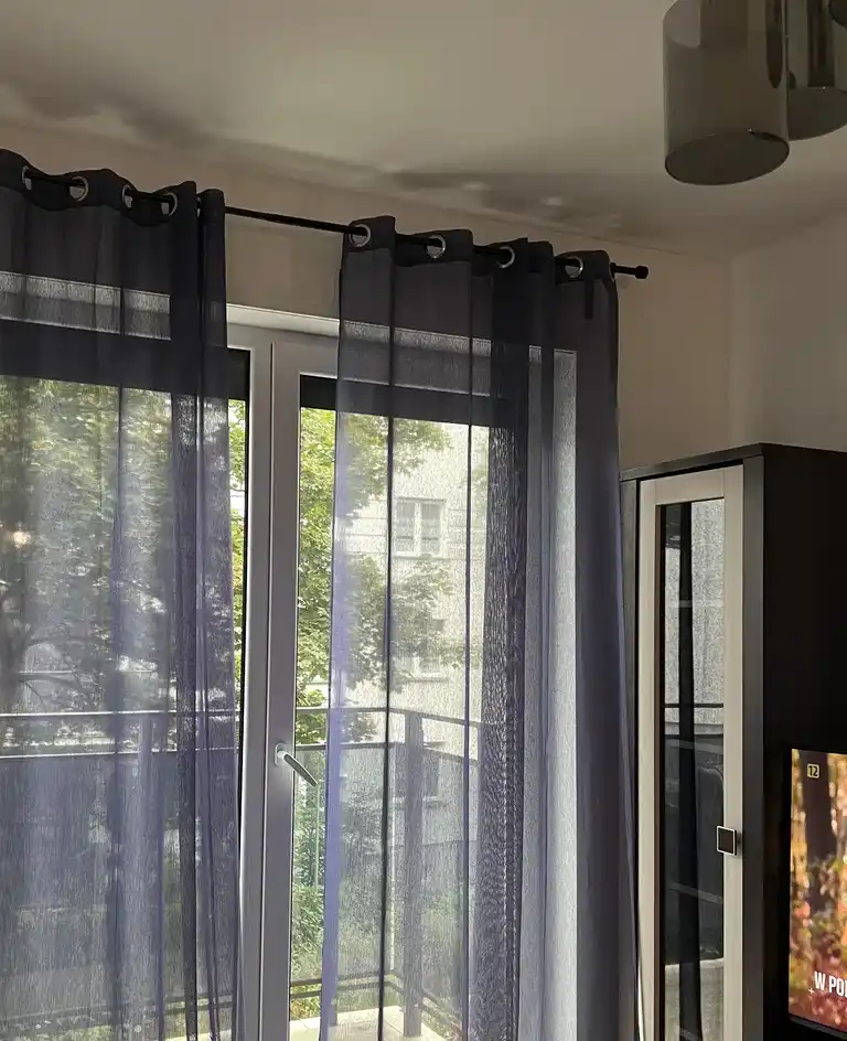 2-pokojowe w centrum w apartamentowcu z widokiem na zieleń - zdjęcie 5