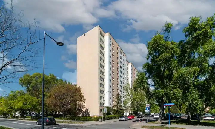 Jasne mieszkanie z widokiem ponad miastem - zdjęcie 8