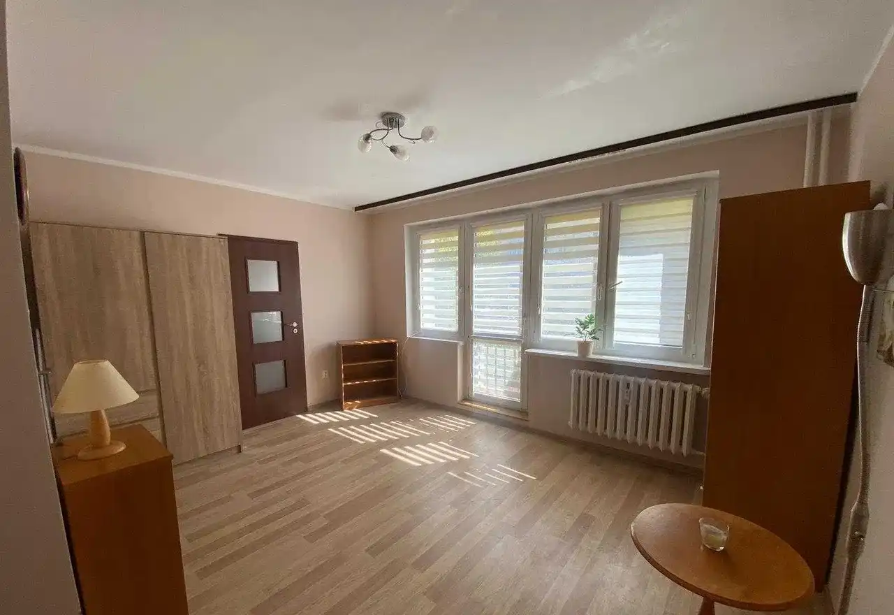 Kawalerka blisko centrum - zdjęcie 2
