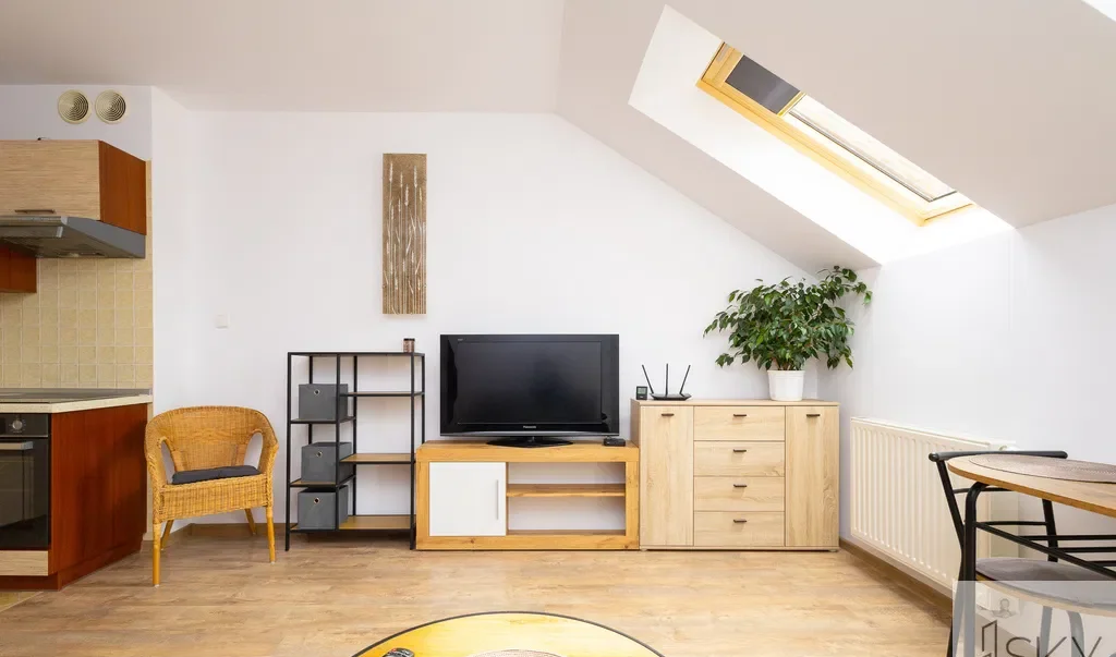 Oliwkowa - 2 pokoje z balkonem i m.postojowym - zdjęcie 2