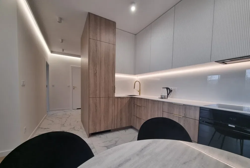 OD  LIPCA | Pokój PREMIUM z balkonem i klimatyzacją | Solaris Park - zdjęcie 4