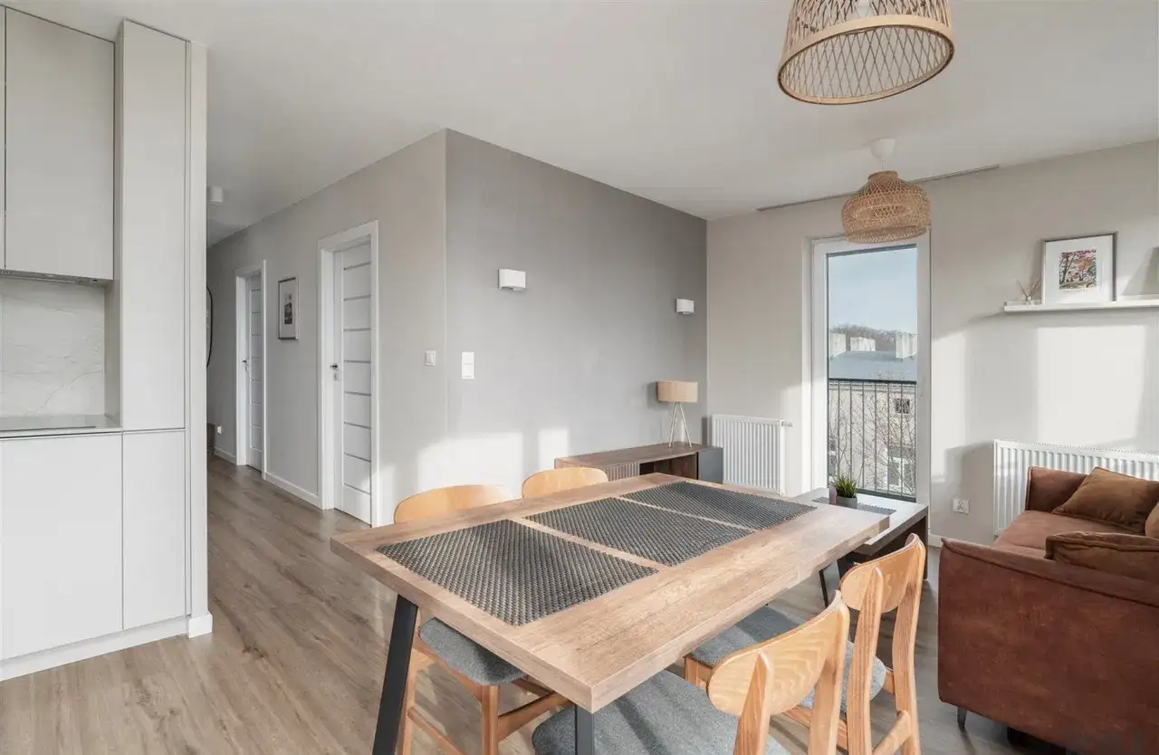 Nowoczesny, słoneczny apartament w centrum - zdjęcie 8