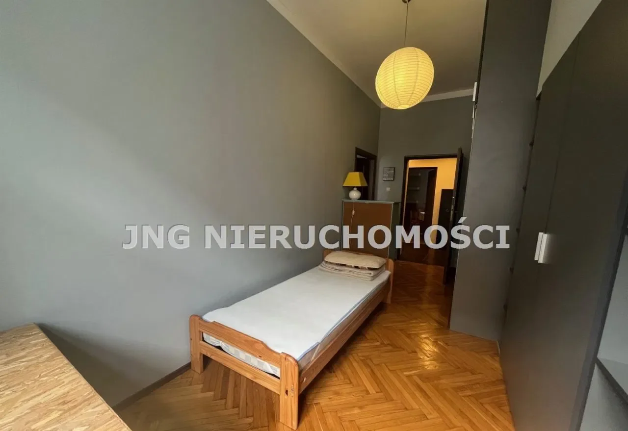 Poznań Łazarz cztery pokoje umeblowane, balkon - zdjęcie 4