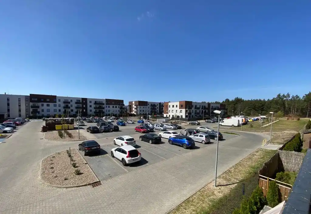 Kawalerka z balkonem w pobliżu lasu - zdjęcie 7
