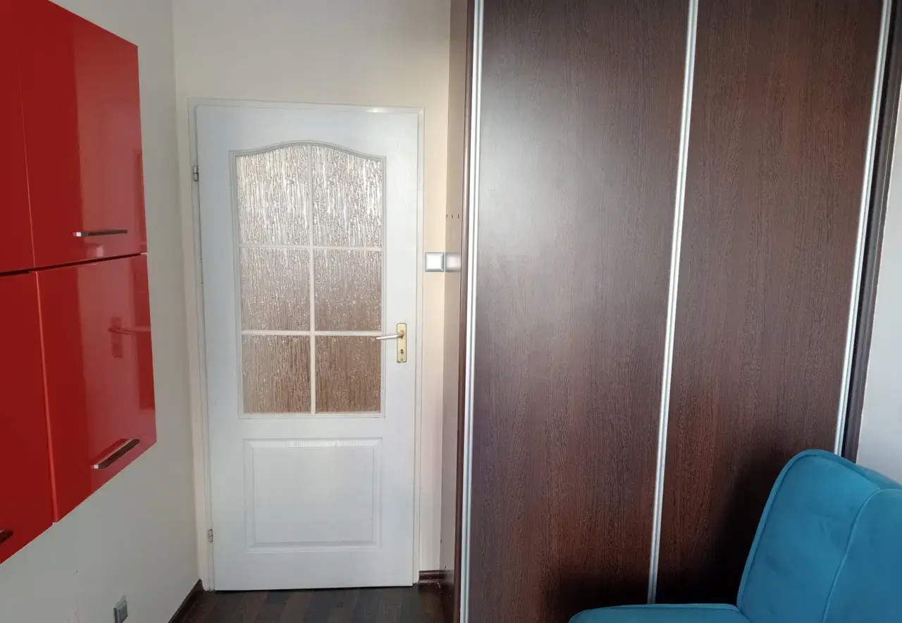 2 pokoje z balkonem, blisko RYNKU, wysoki parter - zdjęcie 4