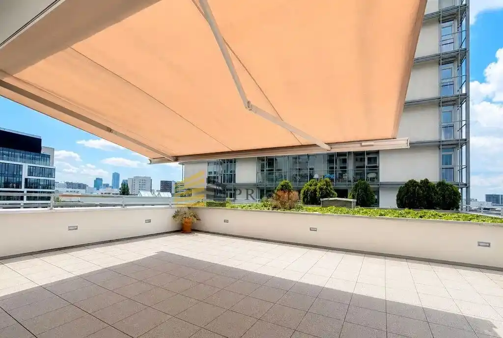 Luxury Apartment | Big Terrace & Garage Included!