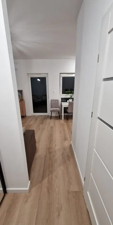 Kawalerka do wynajęcia w centrum Swidnicy - zdjęcie 2