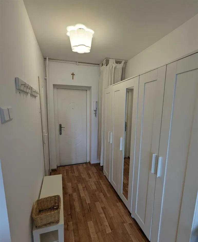 Przytulna kawalerka z panoramą miasta - zdjęcie 5