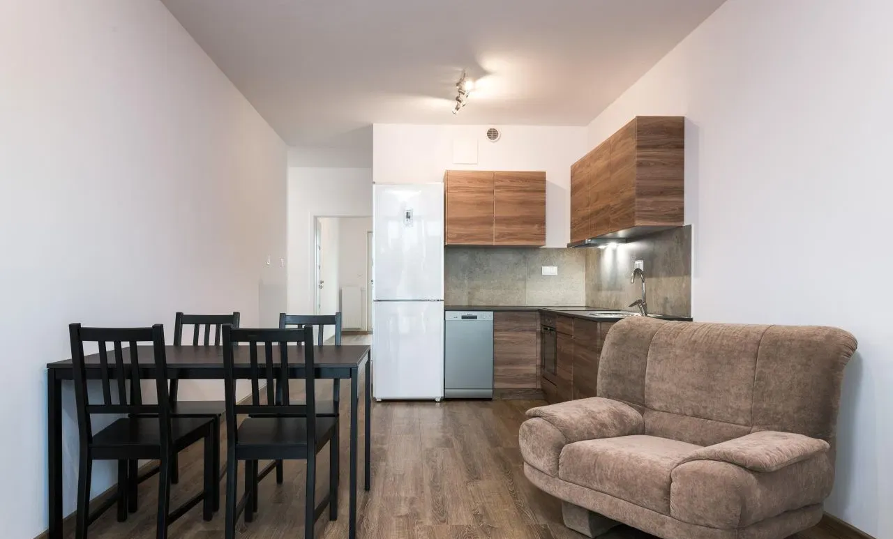 Flisa, cztery pokoje w apartamentowcu z garażem