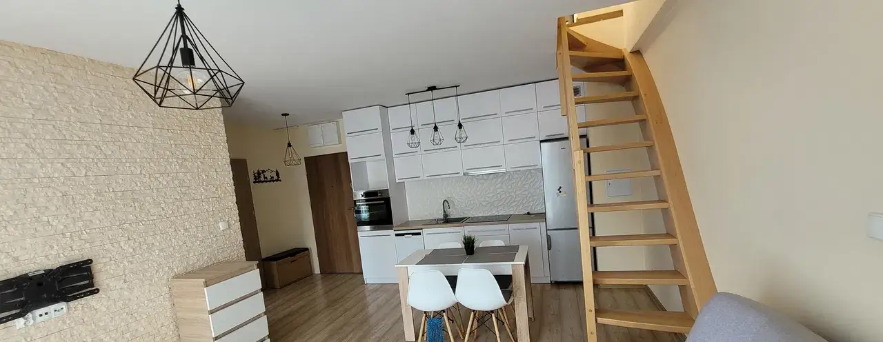 Wynajem 2-pokojowego mieszkania z antresolą i balkonem - zdjęcie 4