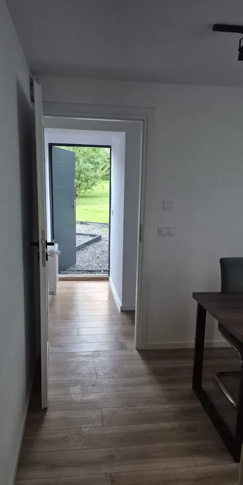 Połowa domu na wynajem - parter - zdjęcie 4