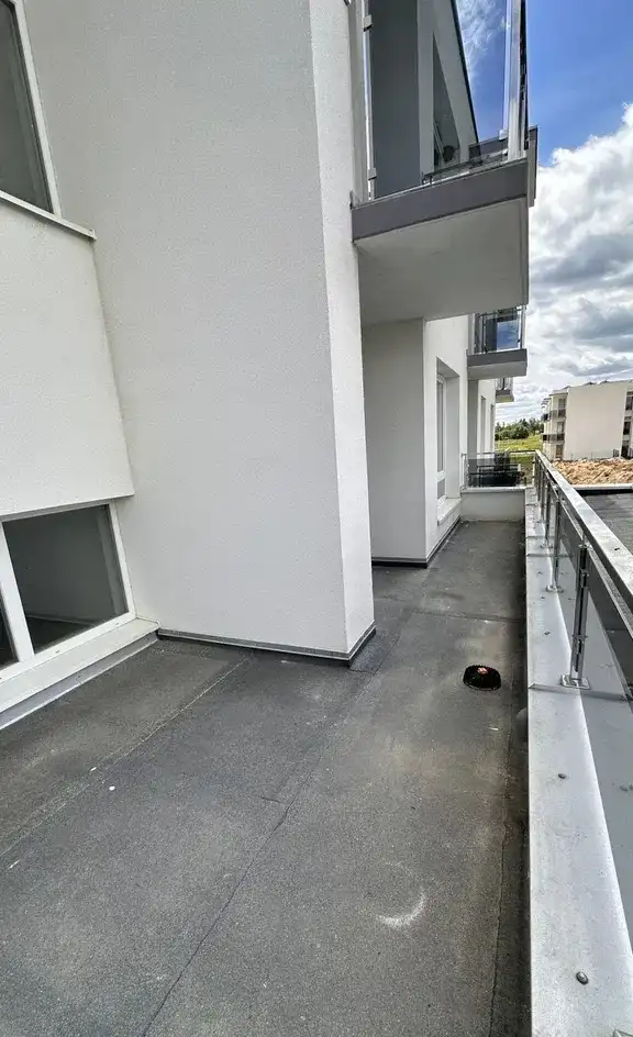 Mieszkanie na wynajem z dużym balkonem - zdjęcie 6