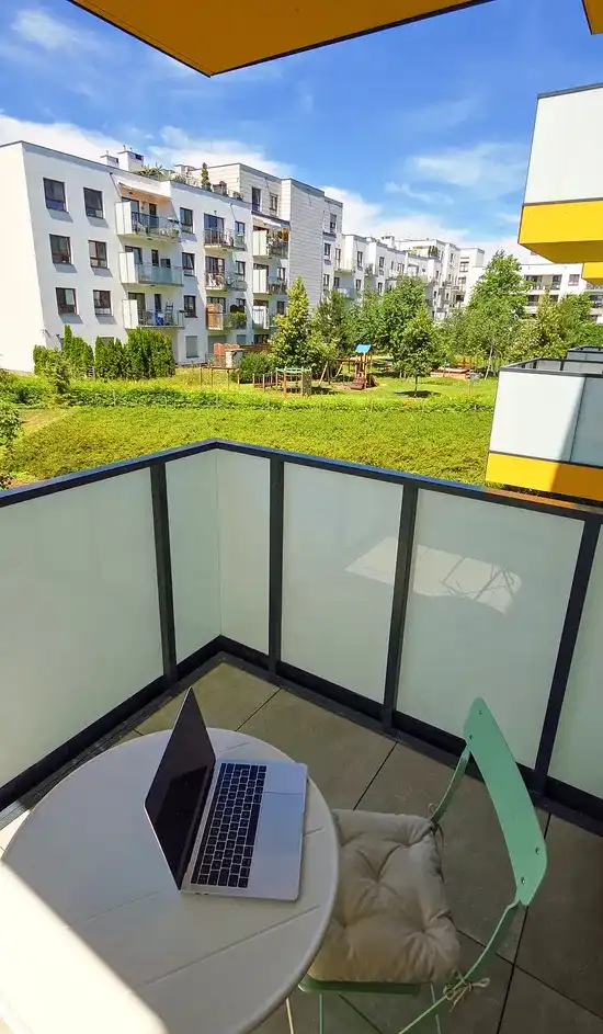 Jasna kawalerka w apartamentowcu w centrum Wilanowa - zdjęcie 7