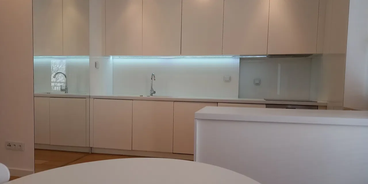 Tylko u nas! 3 pokoje w centrum z tarasem i balkonem - zdjęcie 2