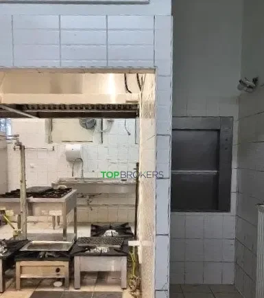 Lokal usługowo-gastronomiczny 611 m2 w Ząbkach - zdjęcie 3