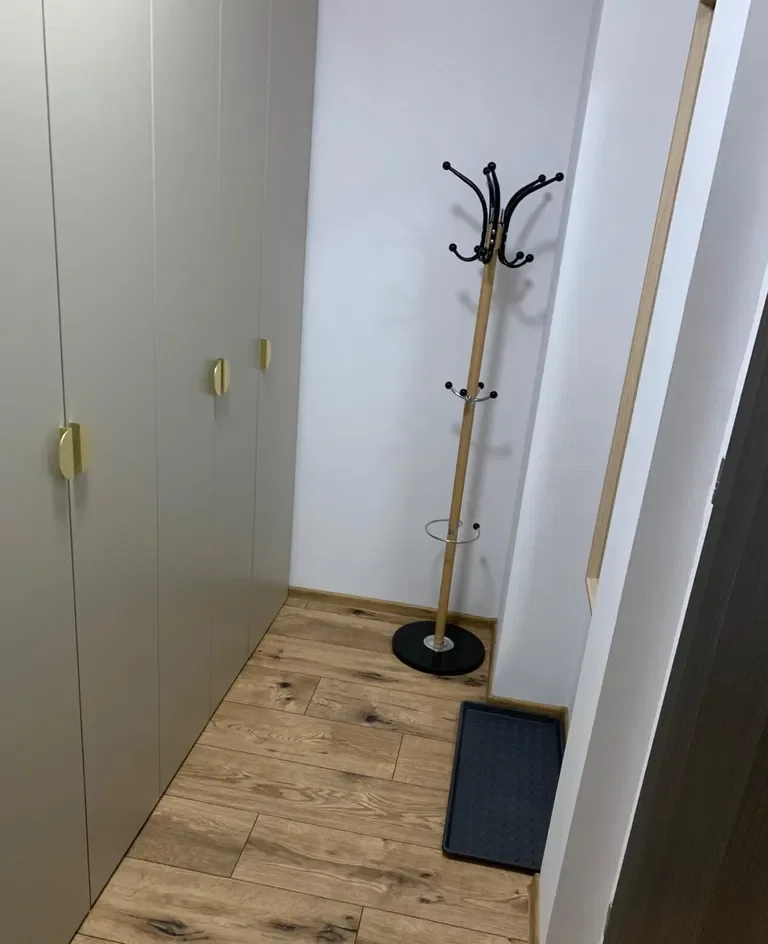 Kawalerka 40 m² po remoncie przy ul. Ciepłej we Wrocławiu - zdjęcie 2