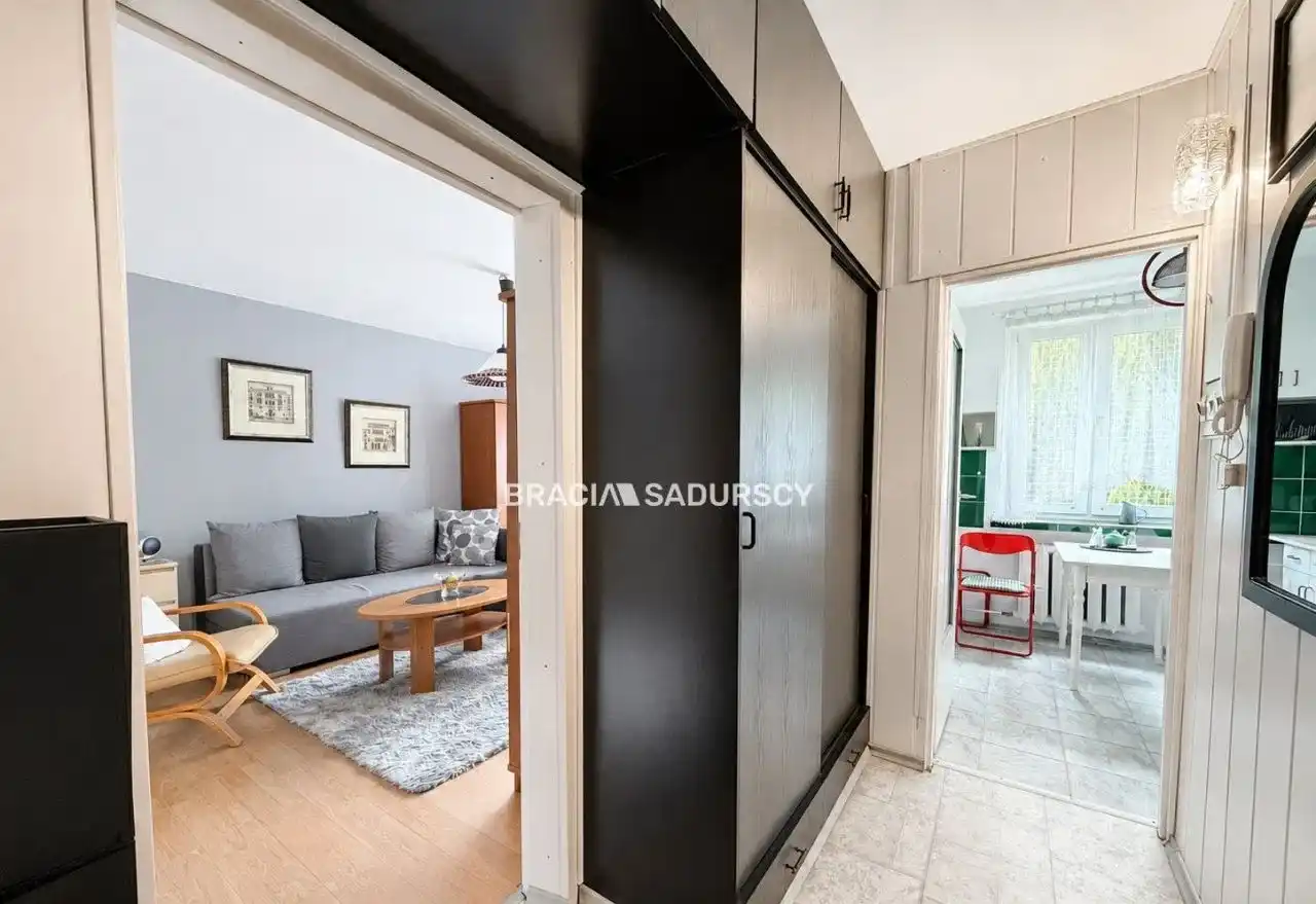 Kawalerka z osobną kuchnią, 37 m², balkon - zdjęcie 10