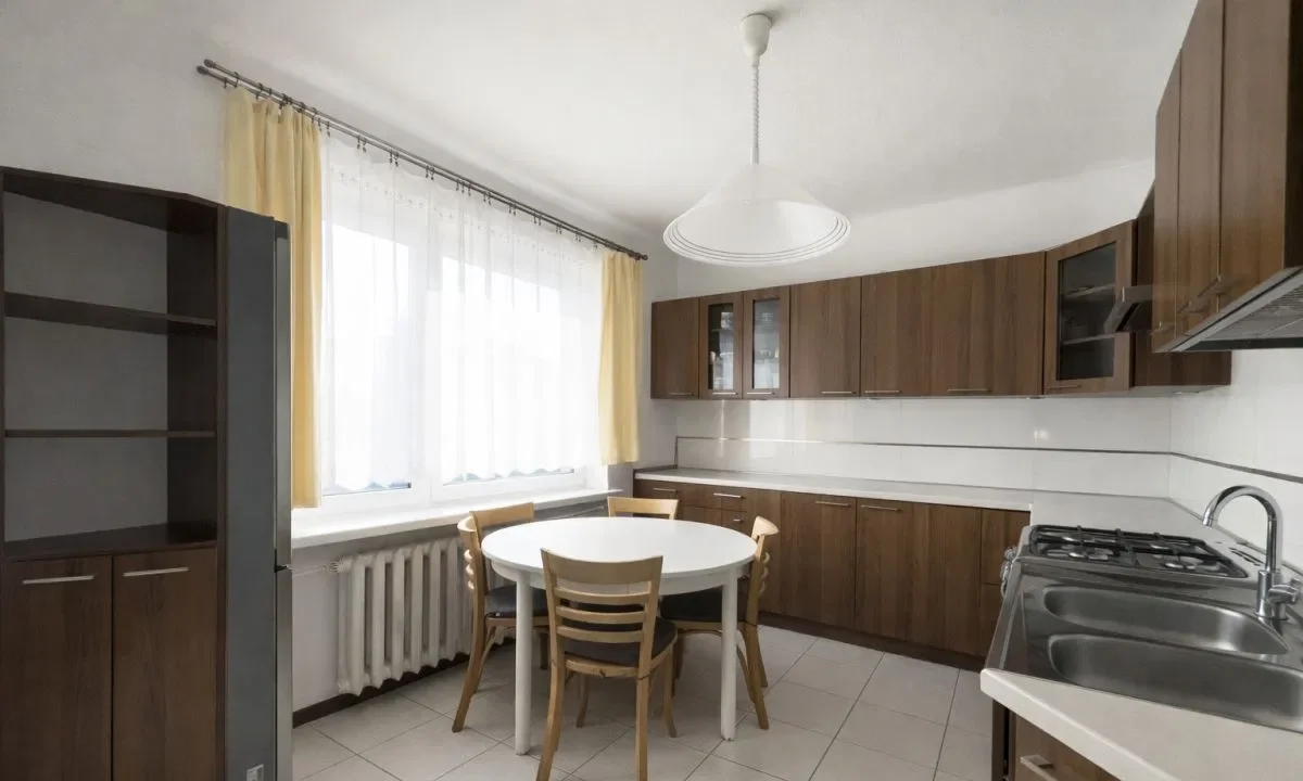 Mieszkanie 80m2 na piętrze w domu - zdjęcie 3
