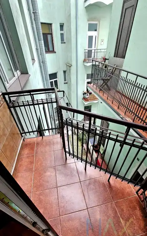 Stylowe mieszkanie z antresolą do spania. Początek Starowiślnej - zdjęcie 5