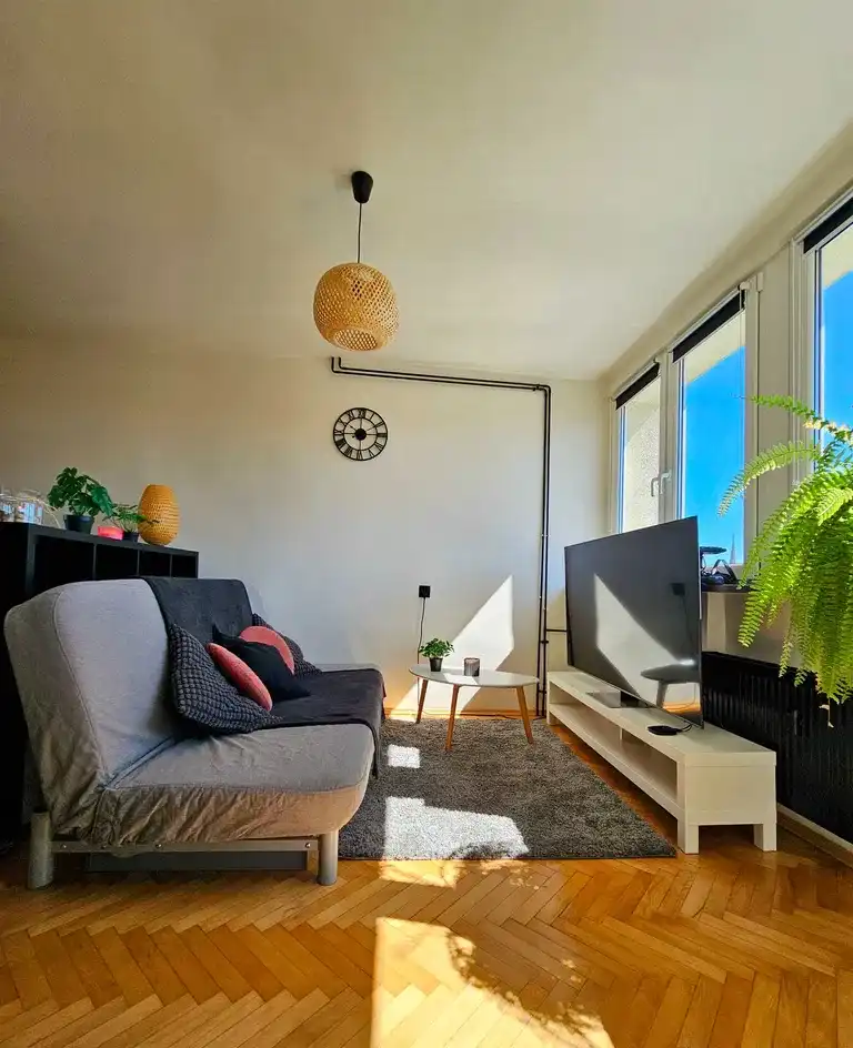 Klimatyzowana kawalerka z balkonem — Katowice Centrum, 30 m², 2 minuty od Mariackiej - zdjęcie 3