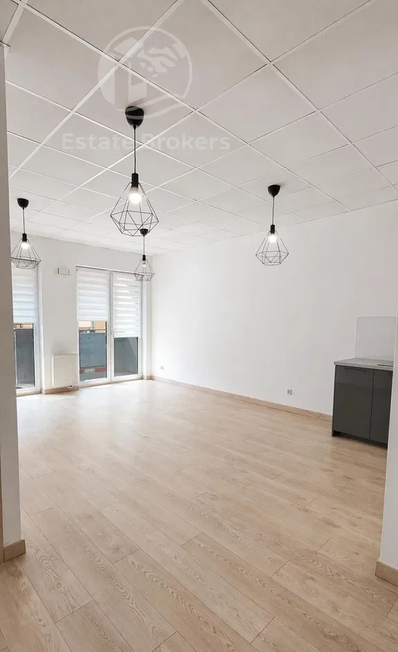 Jasne mieszkanie w  samym centrum do aranżacji - zdjęcie 2
