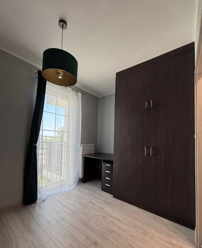 Przytulne 2 pokoje z dużym balkonem i komórką lokatorską - zdjęcie 7