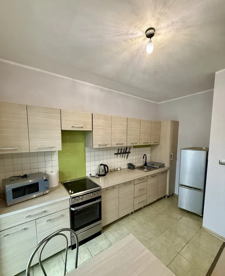 Kawalerka do wynajecia od zaraz przy Hawelanskiej, Winogrady. Duzy balkon! Umeblowane - zdjęcie 3