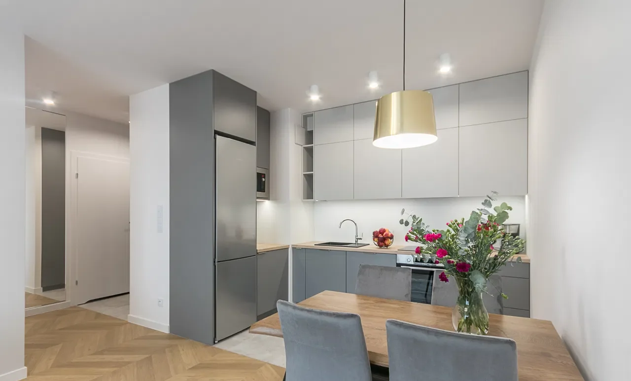 Apartament - dla pary-2 p.-KLIMA-garaż-wkrótce METRO!