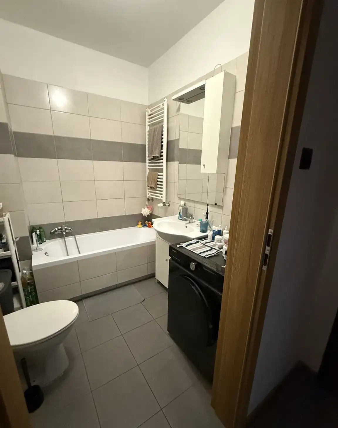 Mieszkanie 40m2, 2-pokoje (balkon, garaż, komórka lokatorska, klima) - zdjęcie 4