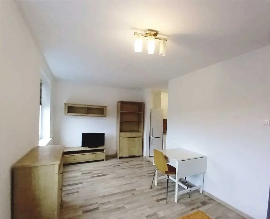 Kawalerka 28m² | gotowa do zamieszkania | parking | spokojna okolica - Ostrów Wielkopolski - zdjęcie 2
