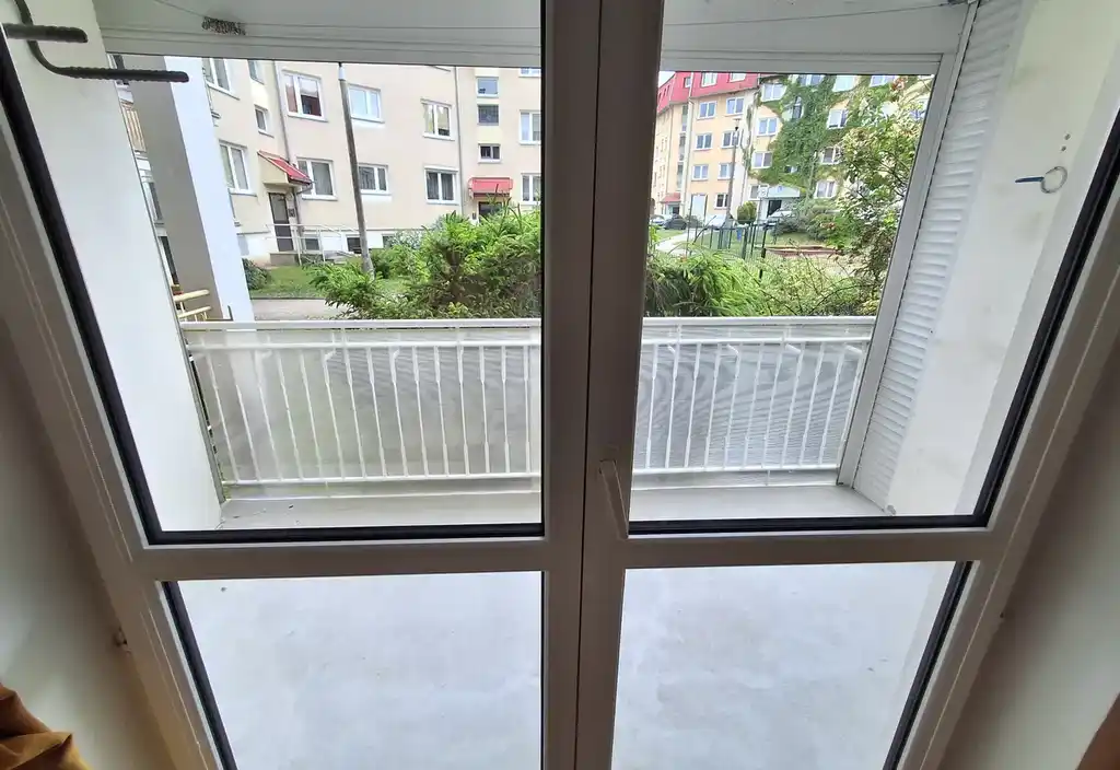 Wynajem mieszkania z balkonem w Jarotach - zdjęcie 3