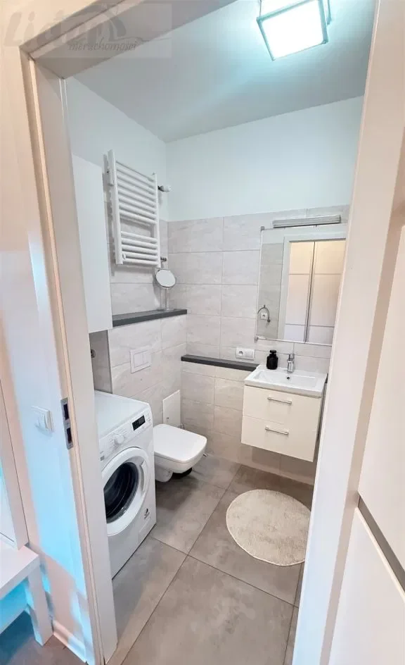 M-2 z wydzieloną sypialnią , balkon loggia - zdjęcie 3