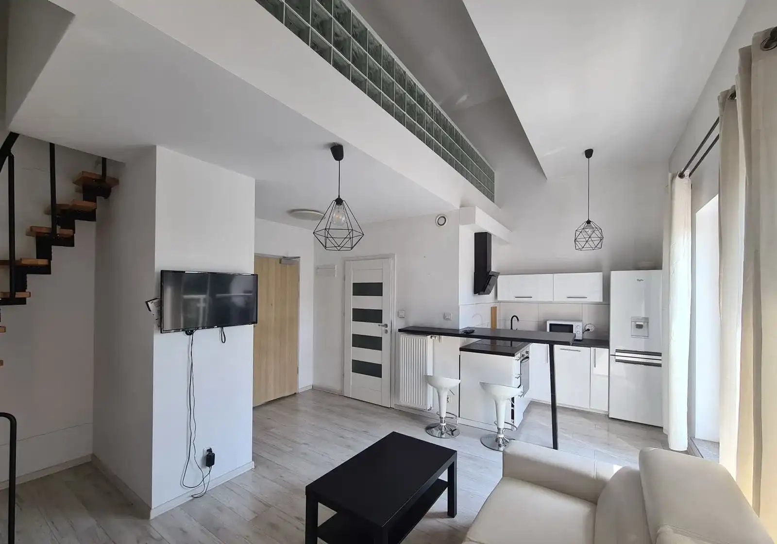 39m2, Kawalerka z antresolą, Katowice, os. Tysiąclecia,  "4 wieże"