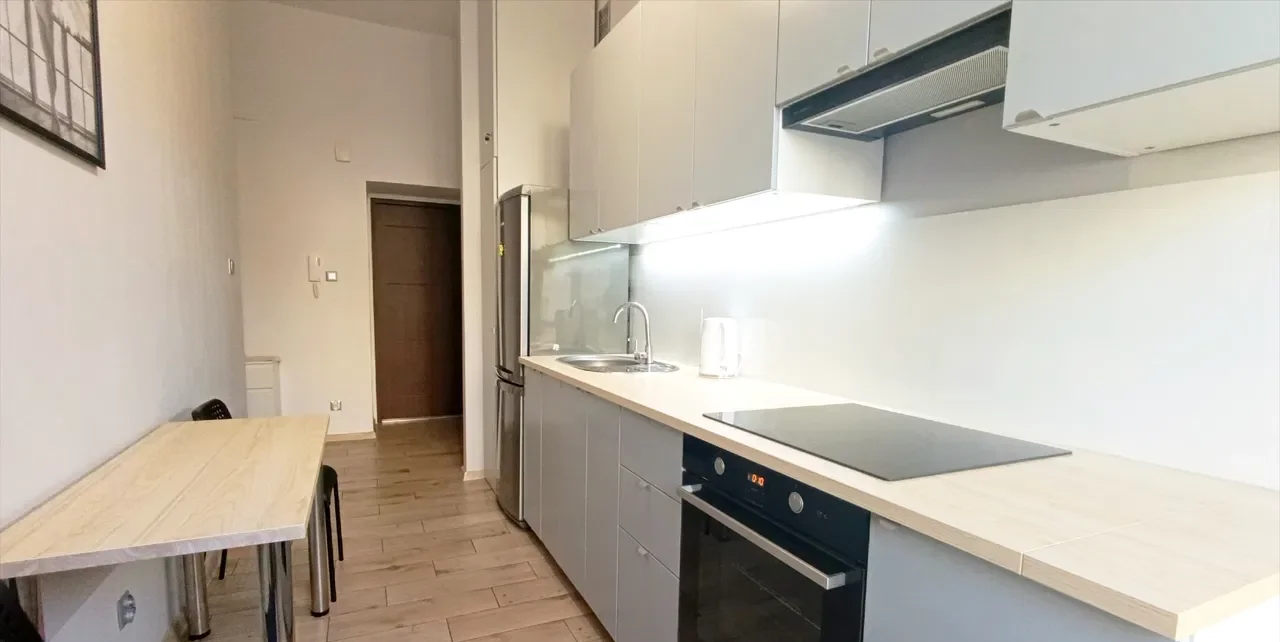 Przestronny pokój w pełni rozkładowym 2-pok. mieszkaniu, CENTRUM. - zdjęcie 4