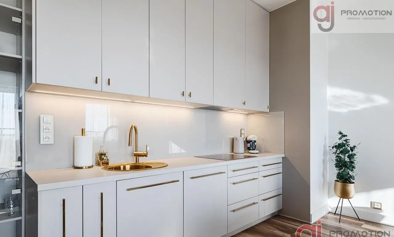 4 pokojowy apartament pry Rondzie Solidarności - zdjęcie 4