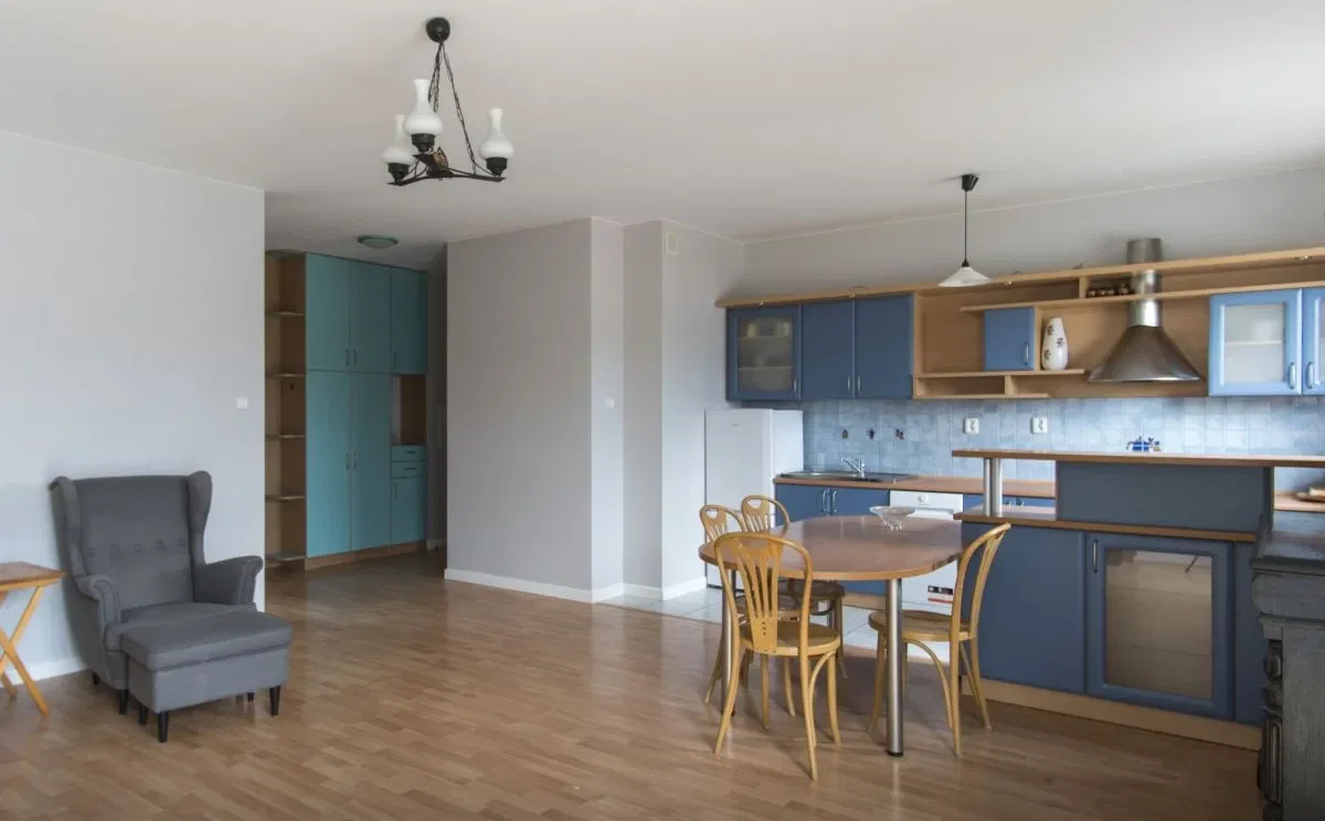 3 pokoje | 70.65 m2 | 4 piętro | blok | cegła | plastikowe okna | miejskie ogrzewanie | 3500 zł + czynsz 530 zł + prąd - zdjęcie 3