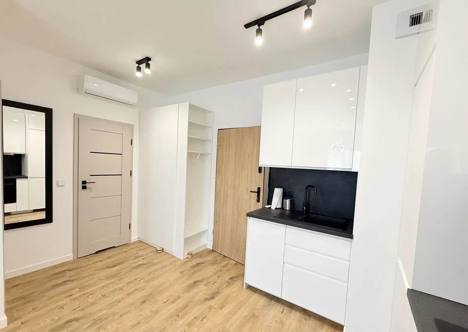Nowoczesny apartament dwupokojowy visa vis Galerii Mokotów - zdjęcie 10