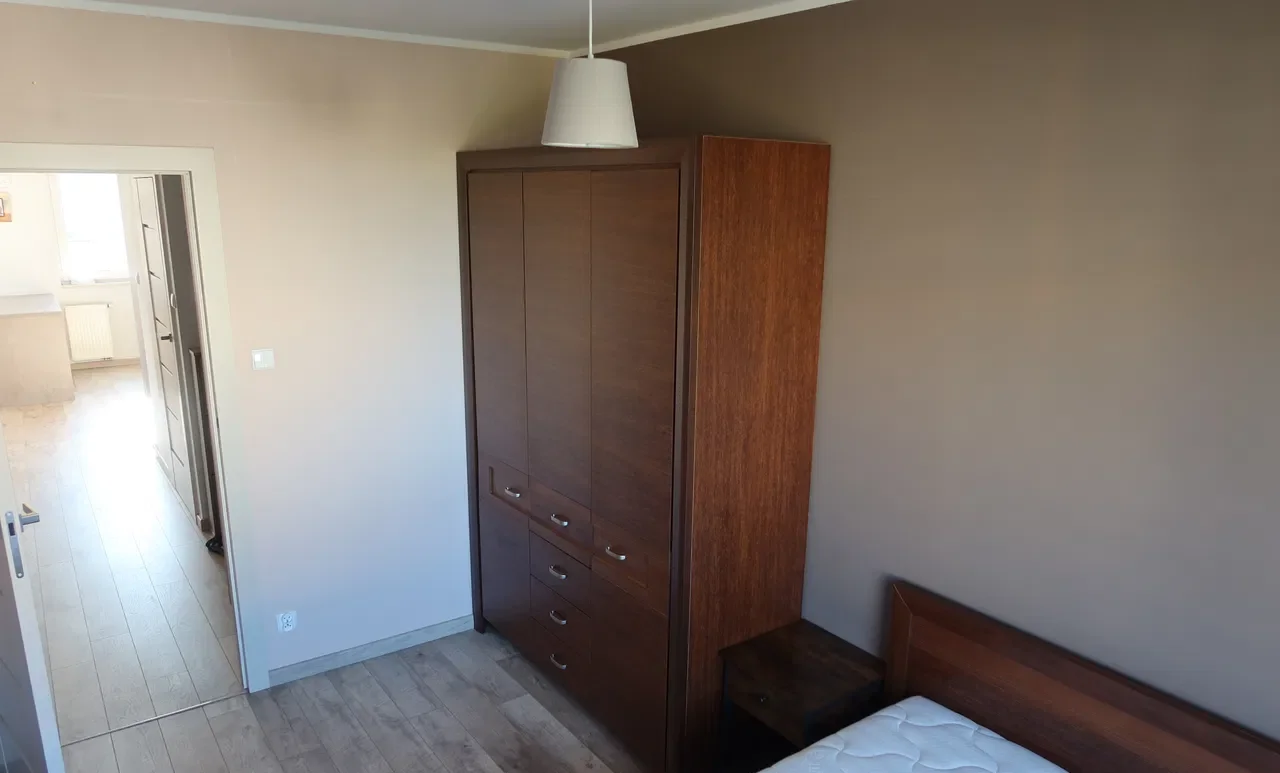 Wynajem 3-pokojowego mieszkania z balkonem i garderobą - zdjęcie 8