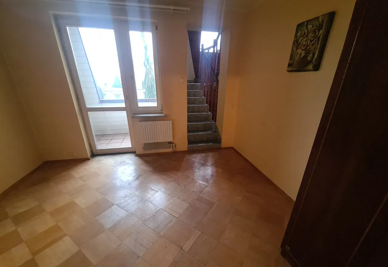 Duży dom - umeblowany, 2 kuchnie, 4 łazienki,  łóżka dla 20 osób - zdjęcie 7