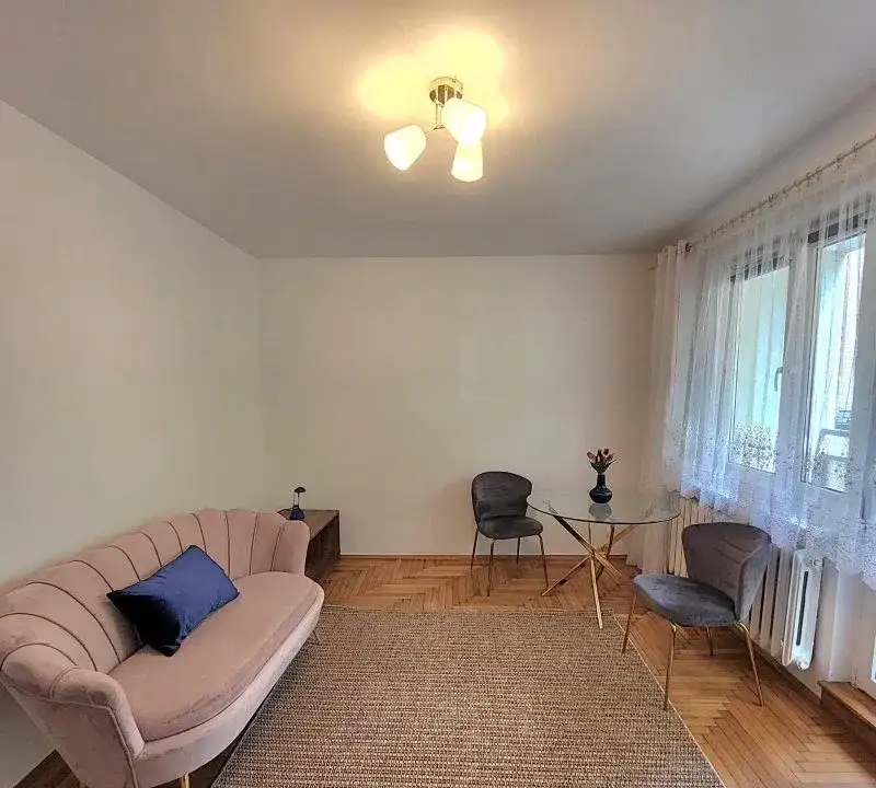 Centrum, 2 pokoje na parterze z dużym balkonem. - zdjęcie 2