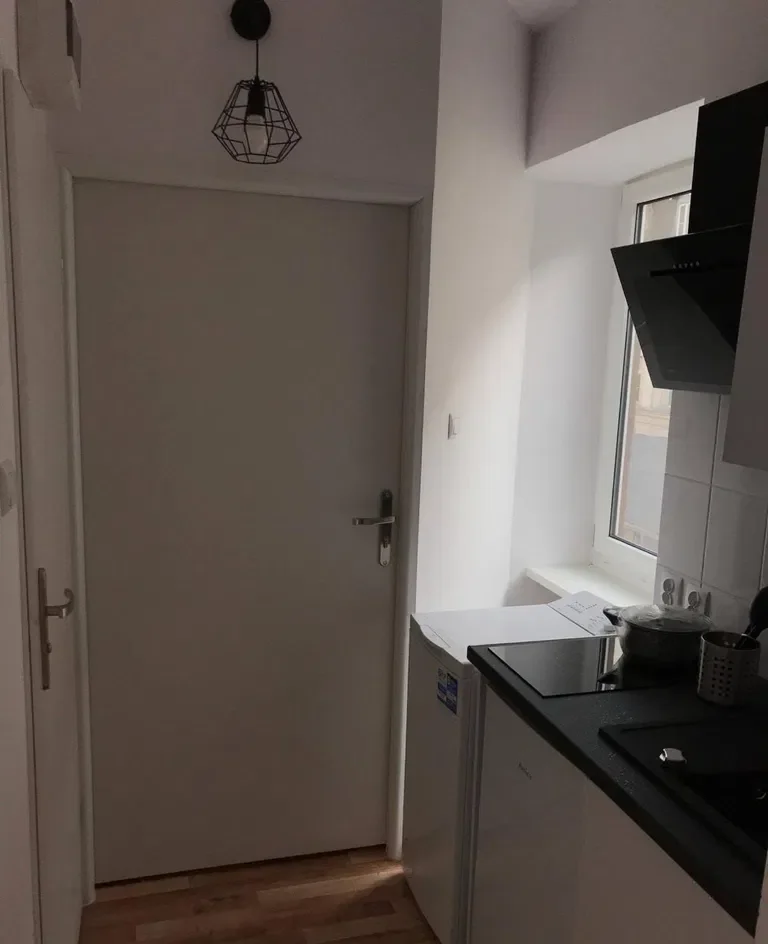Kawalerka w centrum Łodzi - zdjęcie 2