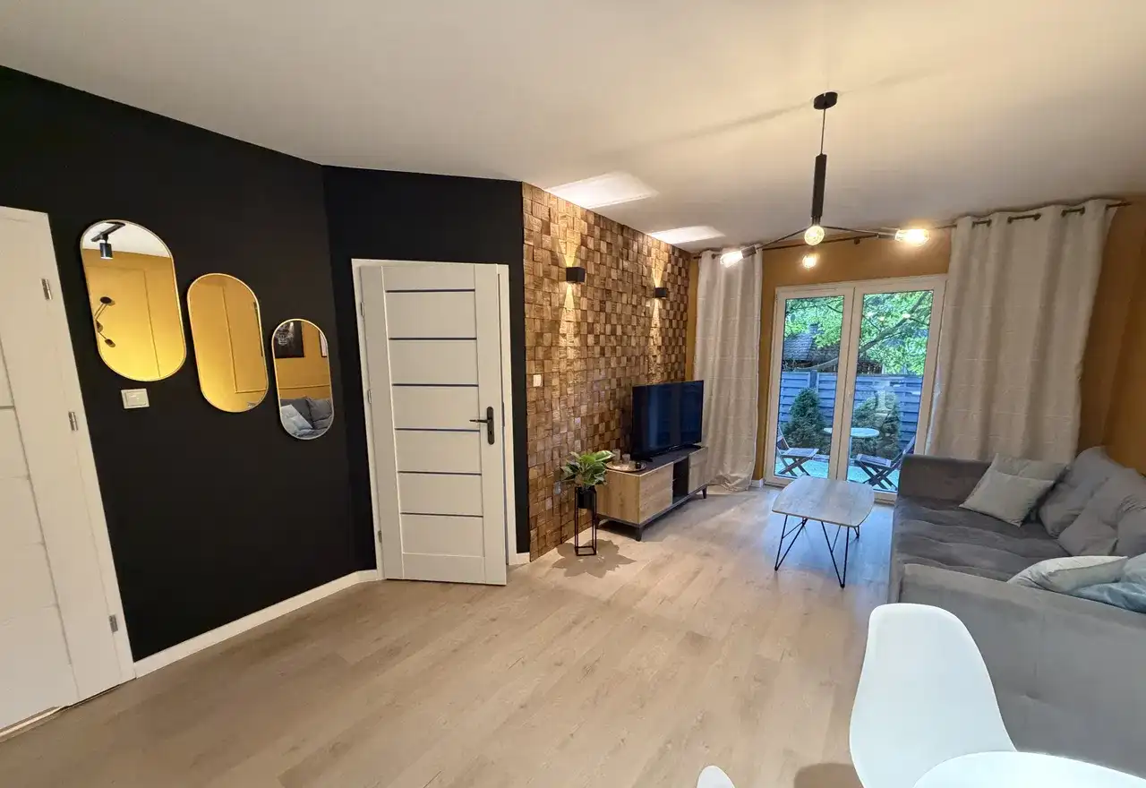 Dwupokojowe mieszkanie 49M2  z ogródkiem - zdjęcie 2
