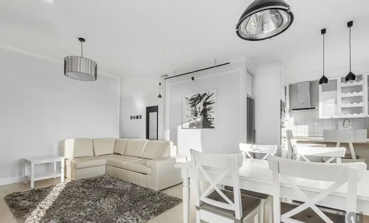 Przestronny apartament z garażem na Janowie - zdjęcie 2
