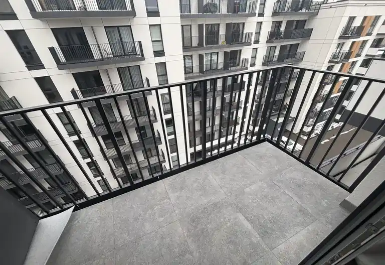 APARTAMENT w ŚRÓDMIEŚCIU! WYSOKI STANDARD Z BALKONEM! PIERWSZY NAJEMCA - zdjęcie 6