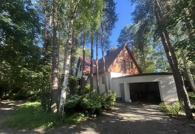 Dom wolnostojący z piwnicą w Józefowie
