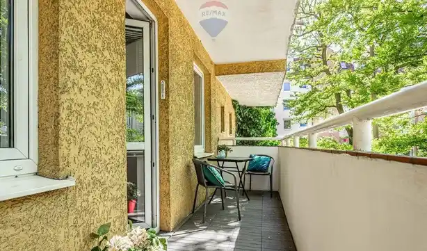 Wygodna kawalerka osobna kuchnia duży balkon - zdjęcie 2