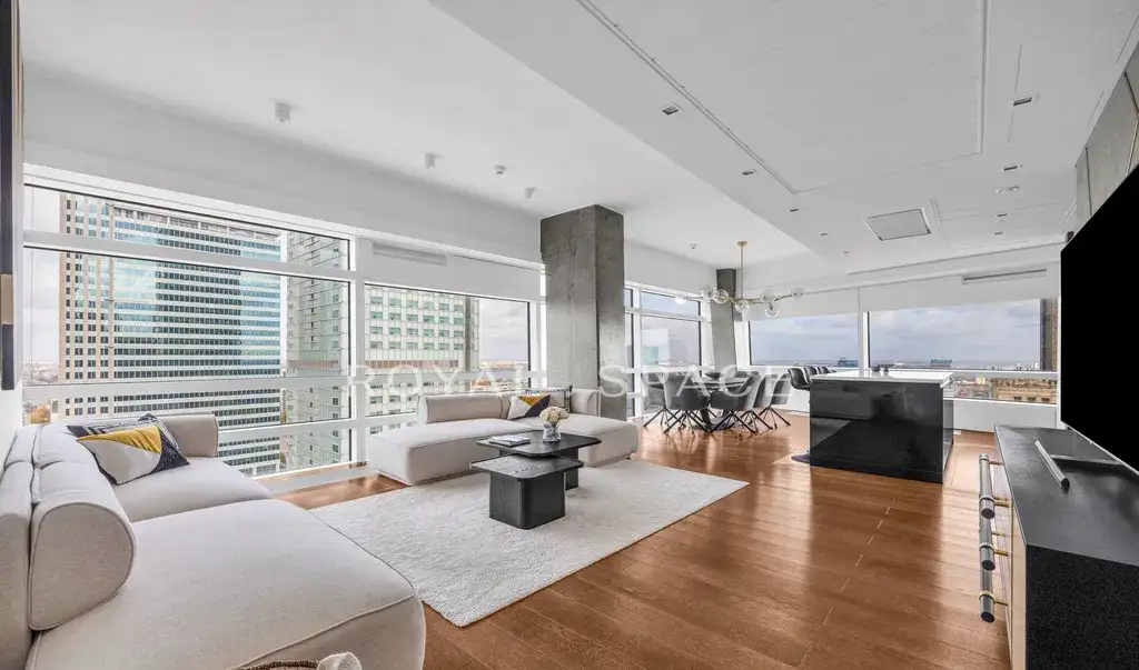 Panoramiczny apartament na 23 piętrze | Złota 44