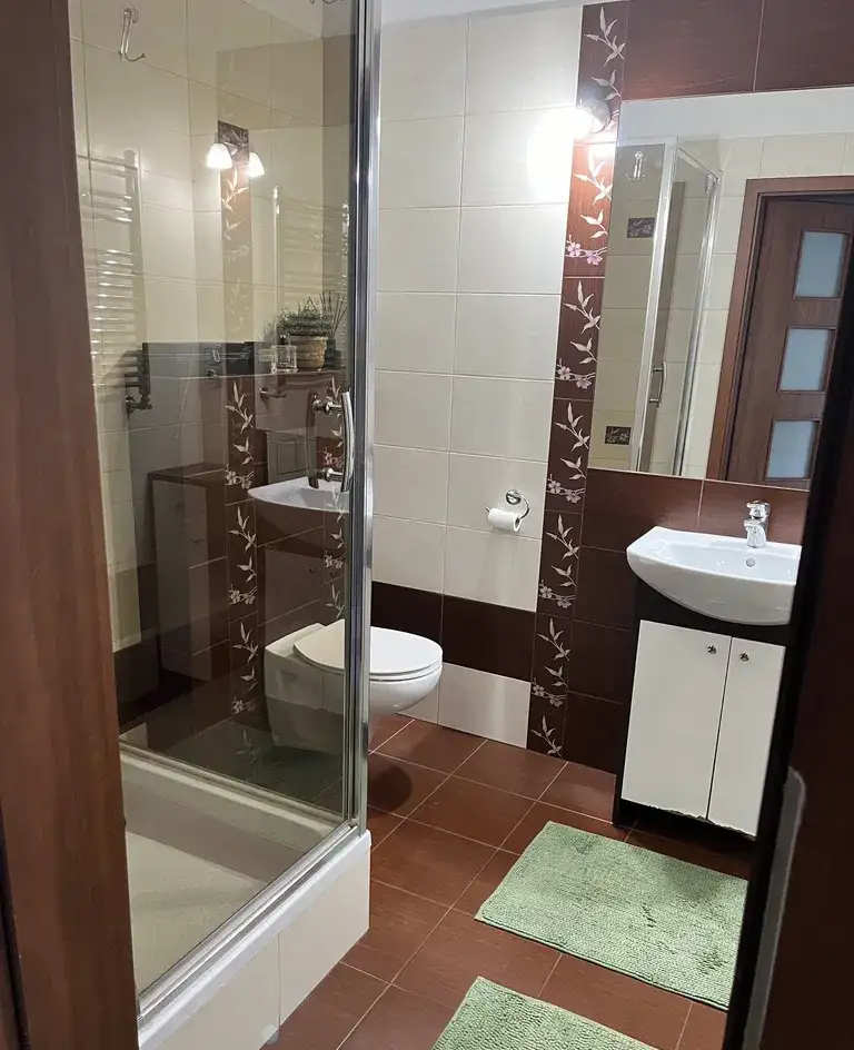 Mieszkanie w domku z balkonem, garażem - zdjęcie 3