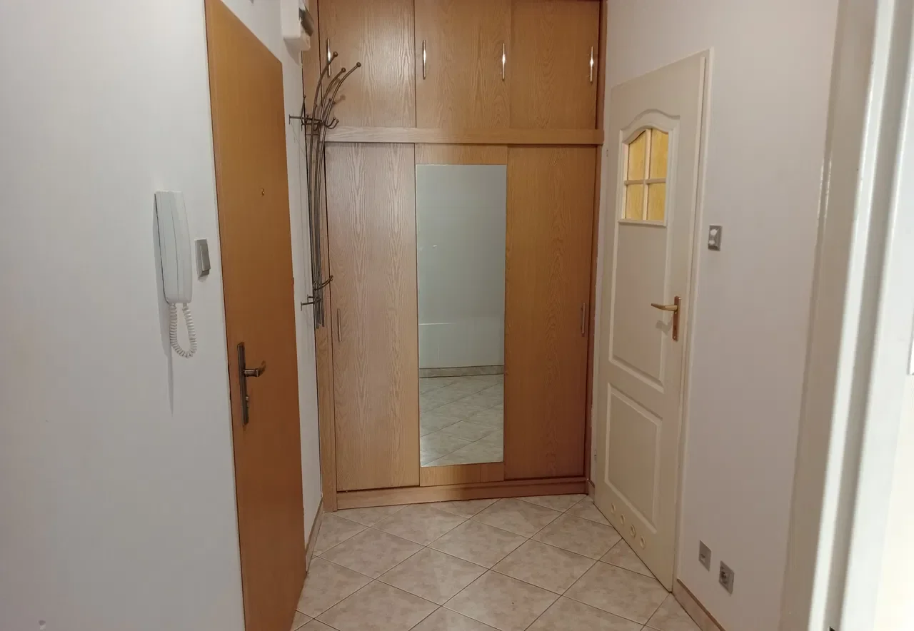 2 pokoje z balkonem, blisko RYNKU, wysoki parter - zdjęcie 5