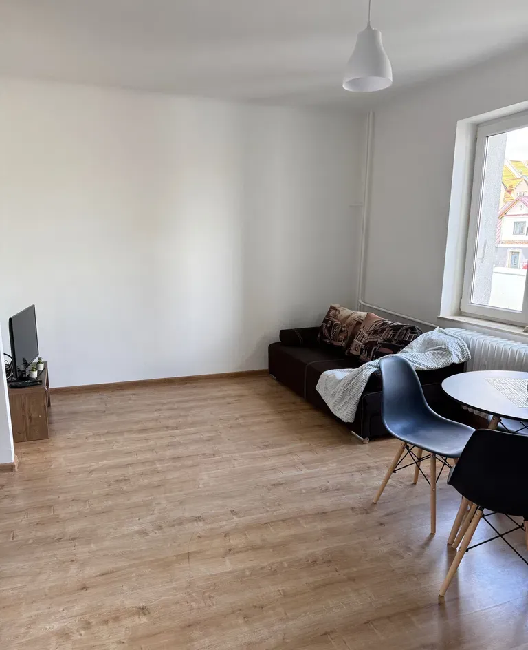 Kawalerka w centrum z garderobą - zdjęcie 4